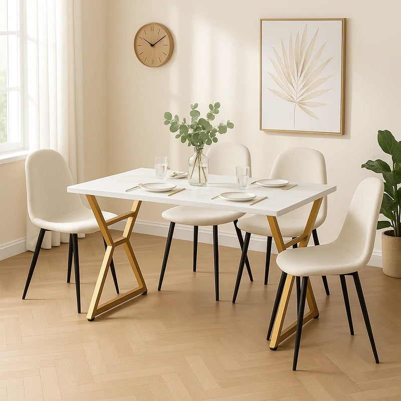 Ensemble de salle à manger élégant avec une table effet marbre blanc et des chaises en tissu beige ACINS GOLD+CHARLTON LUMOS FABRIC BEIGE BLACK LEG