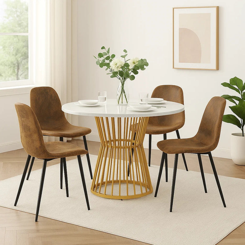 Ensemble de salle à manger élégant avec une table ronde avec un plateau effet marbre blanc et des chaises en faux daim AIZU+CHARLTON SUEDE BROWN