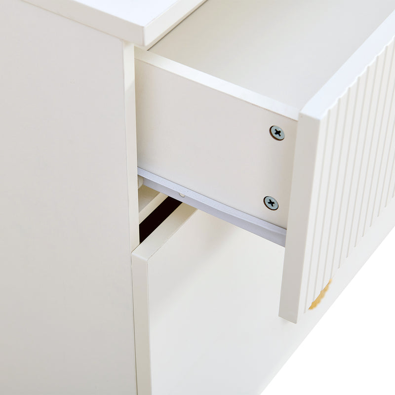 Buffet élégant crème à 6 tiroirs avec façades rainurées et poignées dorées - style contemporain ALTOCRYPT