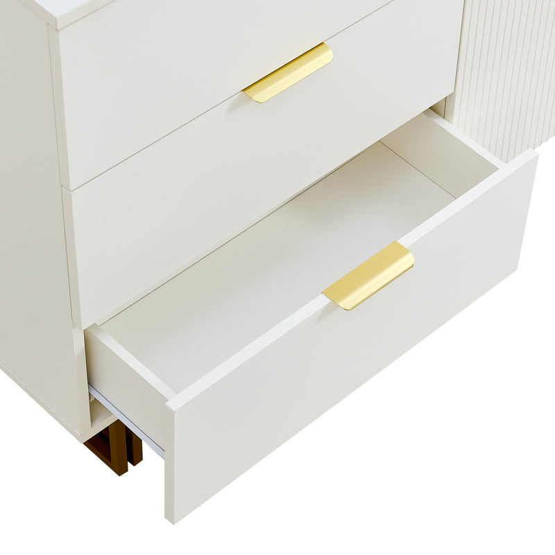 Buffet blanc laqué avec rainures verticales, tiroirs et accents dorés - design moderne FULLERENE