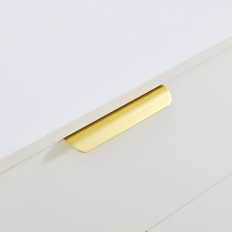 Buffet blanc laqué avec rainures verticales, tiroirs et accents dorés - design moderne FULLERENE