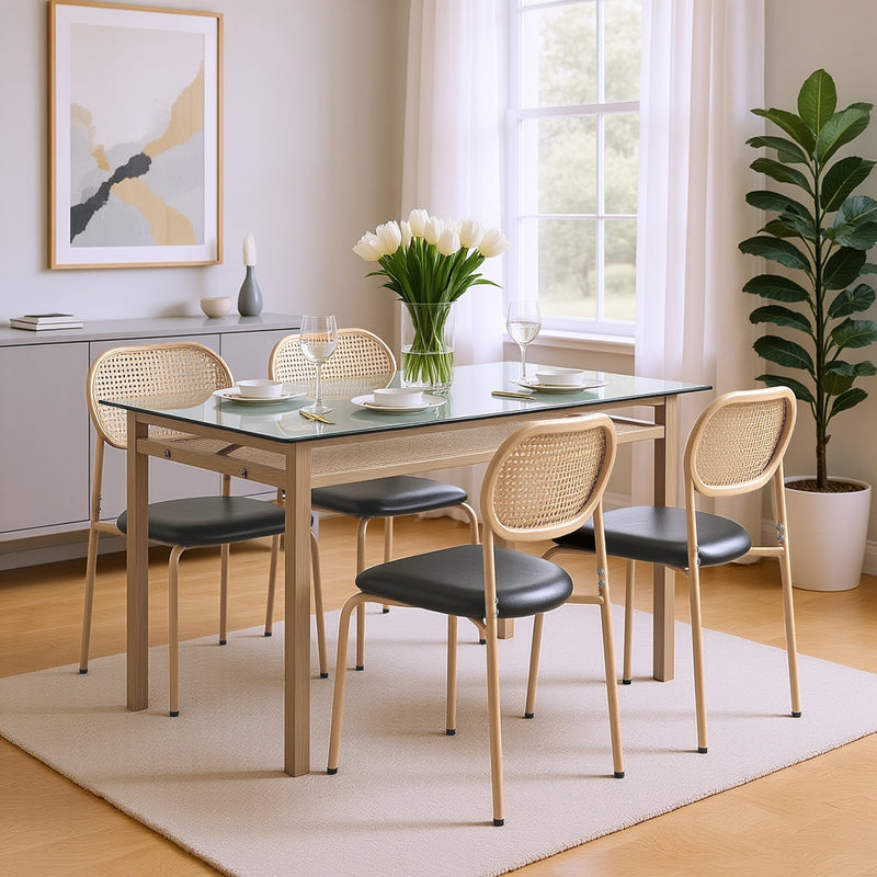 Ensemble table à manger et quatre chaises en verre minimaliste moderne avec plateau en verre transparent, cadre en bois naturel et dossier en rotin LOSSIRS+GHEXIELS BLACK