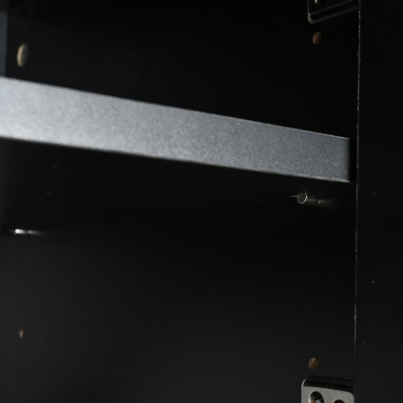 Meuble TV noir porte rainuré accents dorés SHULMALL
