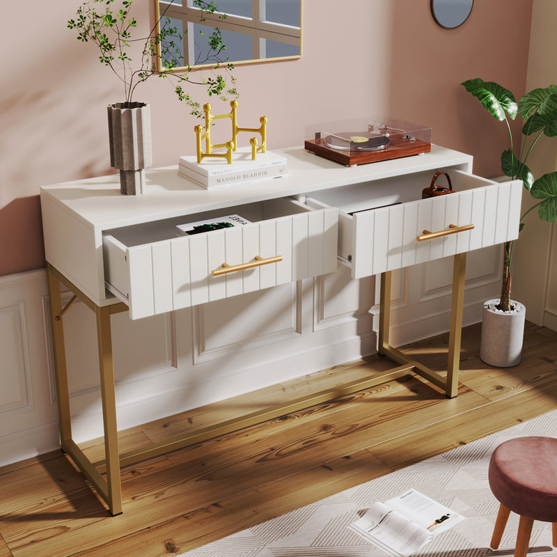 Coiffeuse blanche luxe avec tiroirs rainurés, poignées et piétement dorées UGNIL